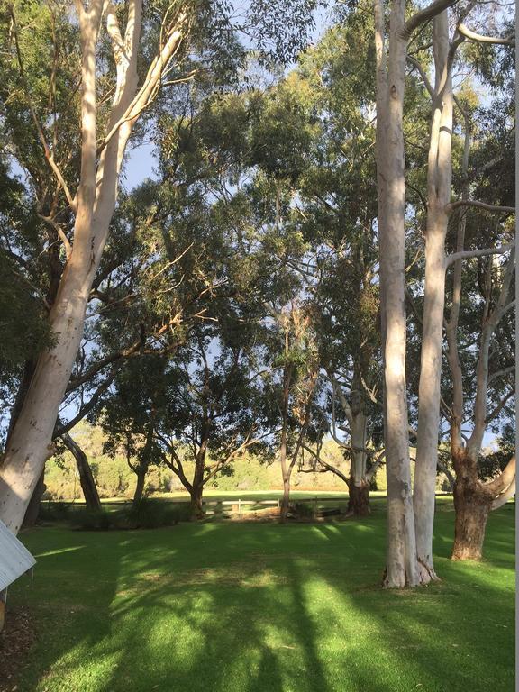 Erravilla Country Estate Spa Suite Accommodation Cowaramup Exteriör bild