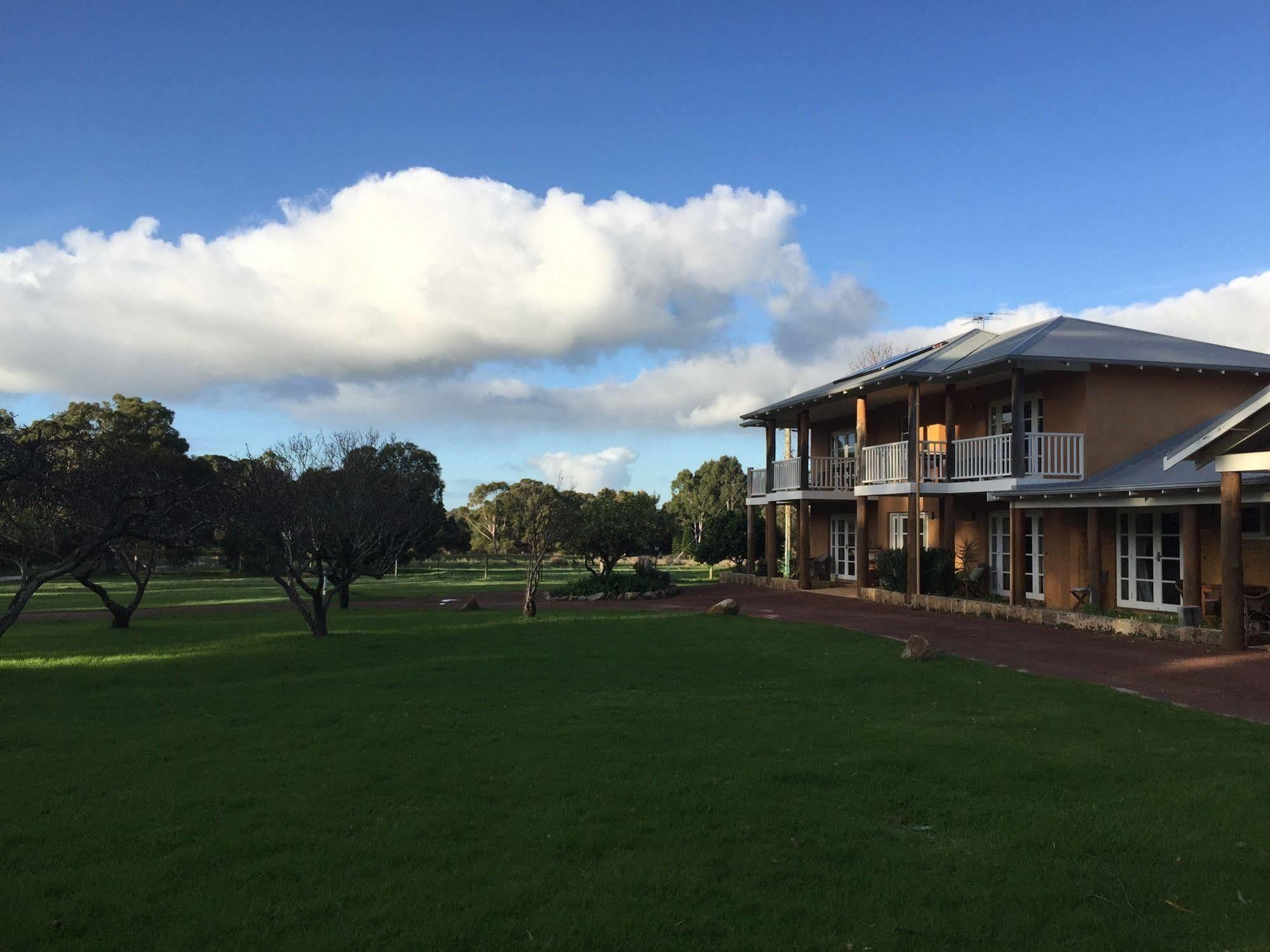 Erravilla Country Estate Spa Suite Accommodation Cowaramup Exteriör bild