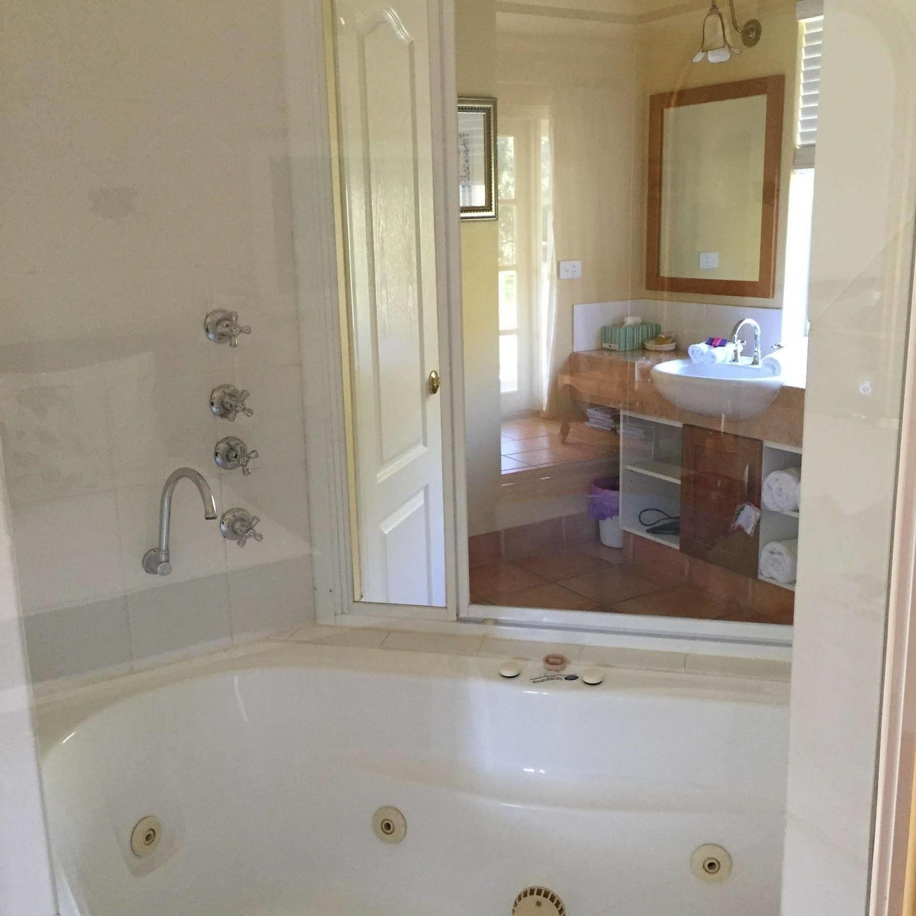 Erravilla Country Estate Spa Suite Accommodation Cowaramup Exteriör bild